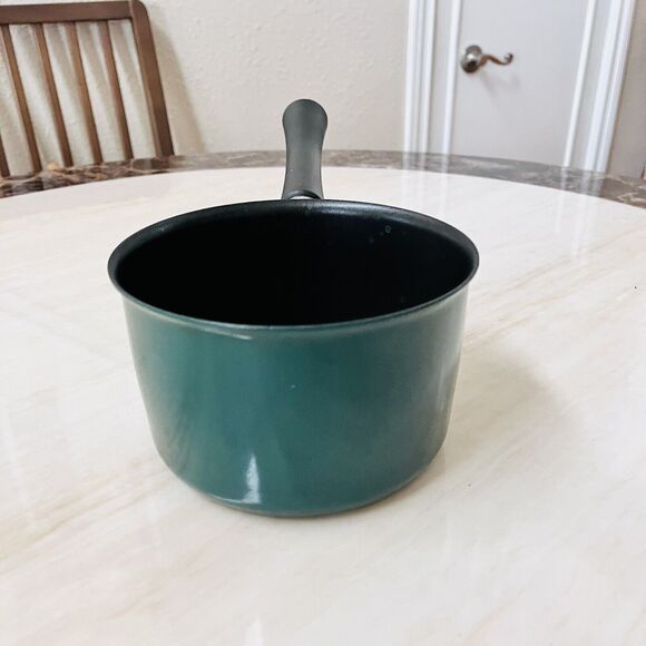 Nordic Ware USA 1.5 QT Non-stick Saucepan Dark Green with Lid - Picture 8 of 11